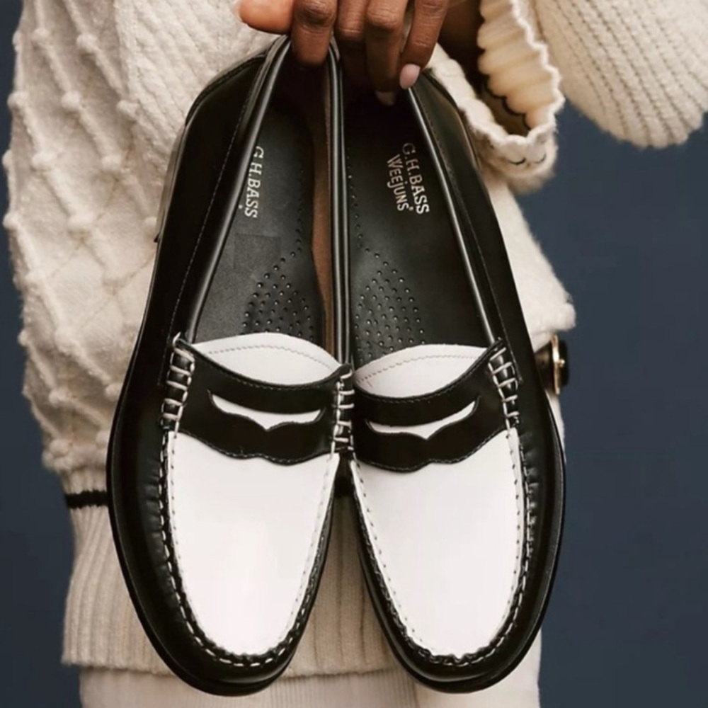 🆕 G.H. Bass & Co. Woman’s Black and White Weejuns Loafers